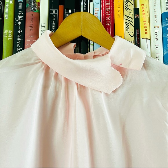 Vintage 1960s Pale Pink Asymmetrical Peter Pan Collar Long Sleeve Blouse S - Picture 2 of 10